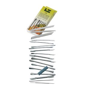 18 carving tools + whetstone