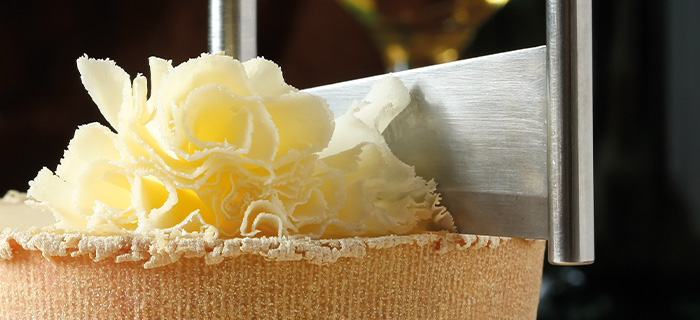 Coupe-fromages et foie gras